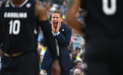 Gonzaga coach Mark Few sticks to gut, fouls intentionally up three at ...