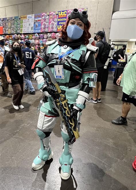 Horizon cosplay at ComicCon SD this year! : r/apexlegends