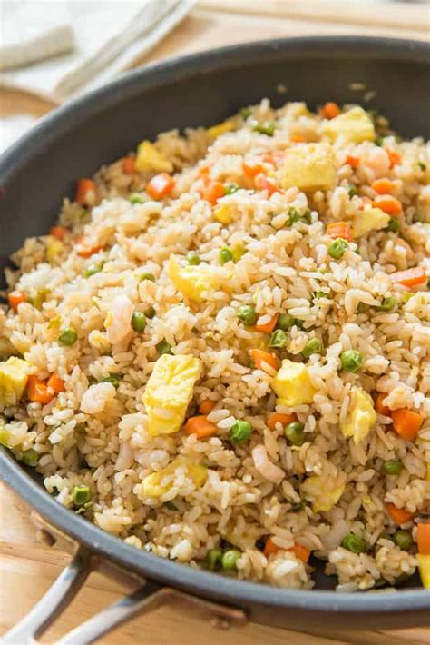 Fried Rice - Takes less than 20 minutes to make! #friedrice #chinese #rice via @fifteenspatulas ...