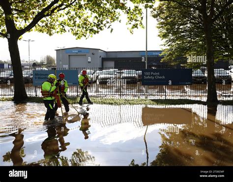 Derby, Derbyshire, UK. 22nd October 2023. UK weather. Rescue workers ...