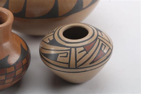 Signed Native American Pottery | EBTH