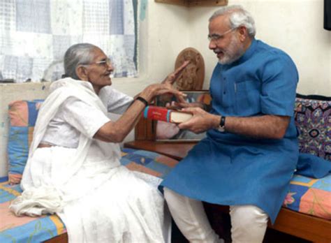 PM Narendra Modi with his mother Heeraben Modi: 11 cute pictures of ...