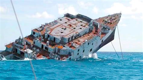 15 Sinking Ships Caught On Camera - YouTube