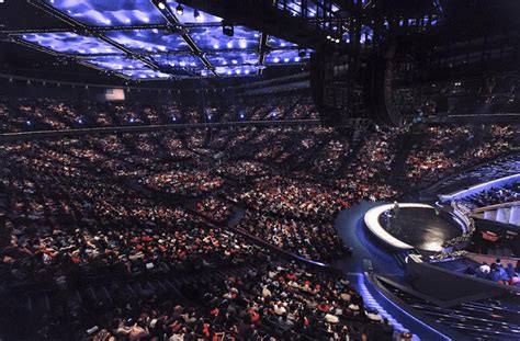 10 Largest Megachurches in Texas | Lakewood church, Church building design, Church design ...