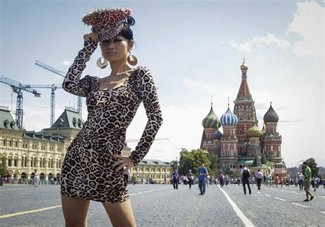 Actress Bai Ling poses at the Red Square in Moscow - Russia Beyond