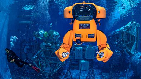 This transformer robot lives underwater — Strictly Robots - Tech