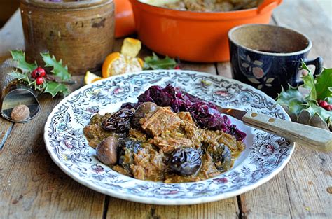 Christmas Eve Comfort Food - Christmas Carollers' Casserole: Elizabethan Spiced Beef Stew