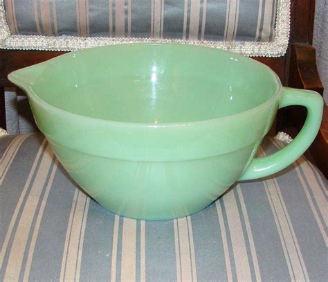 Vintage Anchor Hocking Green Milk Glass Scoop Jug with Spout