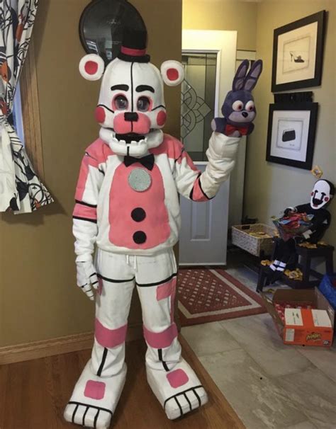 My first ever FNAF cosplay from back in 2016! : r/fivenightsatfreddys