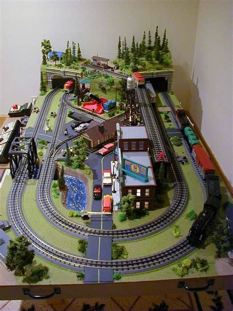 MINI-THINGS - 4' x 8' O scale layout with MTH track and Lionel & K-Line accessories. | Ho train ...