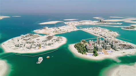 Dubai artificial islands construction updates