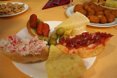 File:Tapas marteñas.jpg - Wikimedia Commons