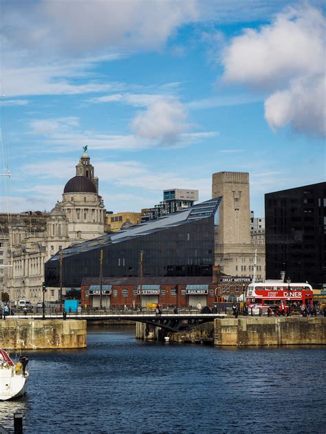 Why the Liverpool Docks are one of the most beautiful places in the ...