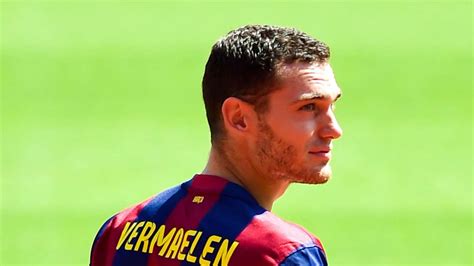 Barcelona agree to sign Belgium centre-back Thomas Vermaelen from Arsenal