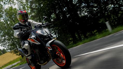 KTM 890 Duke R vs. KTM 790 Duke - Muss es immer die Große sein?