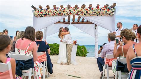 A Wedding day in Ocean Riviera Paradise - Isidro Corona: Destination Wedding Photographer based ...