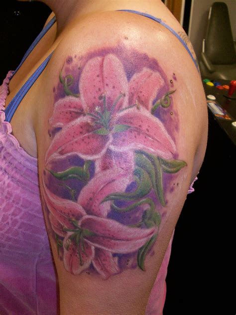 stargazer lily by jonatbiggunstattoo on DeviantArt