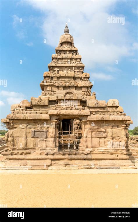 The Shore Temple, Mahabalipuram, Tamil Nadu, India Stock Photo - Alamy