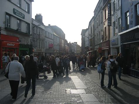 File:Shop Street, Galway.jpg - Wikimedia Commons