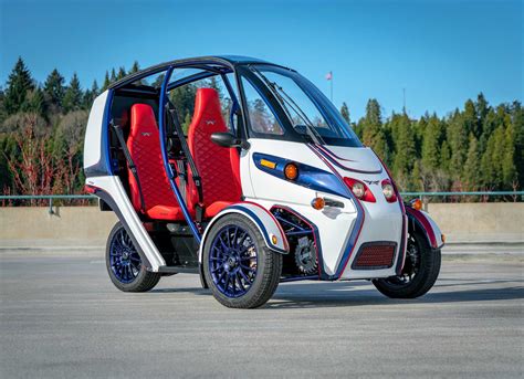 Mark Wahlberg Treats Himself to a Custom Arcimoto FUV - autoevolution