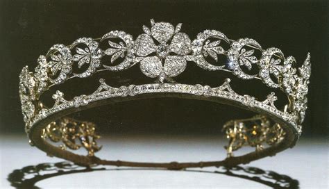 Tiara originally belonging to Queen Mary's mother - the Duchess of Teck ...