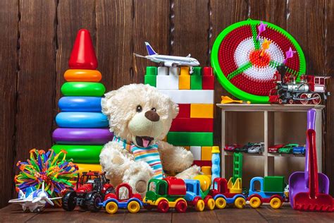 Teddybear with colourful kids toys - Creative Commons Bilder