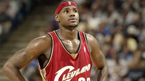 18-year-old LeBron James caused 5-hour roadblock with 15K fans ...