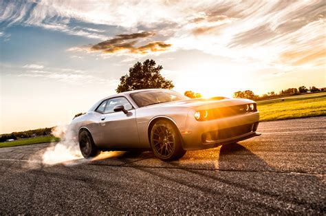 A 20-Second Burnout in a 2015 Dodge Challenger SRT Hellcat