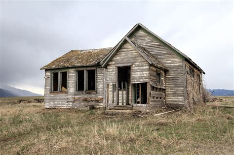 Download free photo of Old farm house,decay,home,farm,architecture - from needpix.com