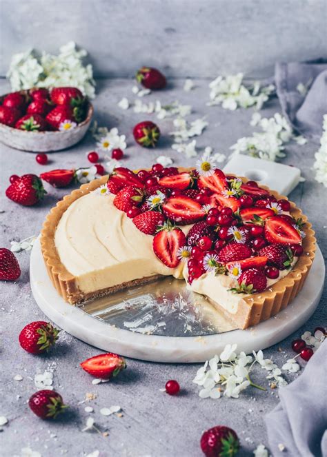 Vanilla Custard Tart with Strawberries | Vegan - Bianca Zapatka ...