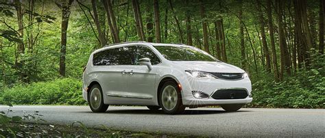 2019 Chrysler Pacifica Hybrid | Chrysler Canada