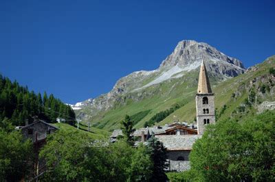 Seasonal summer festivities in Val d'Isere | Easier