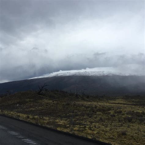 Stunning snow-blanketed Hawaii - CBS News