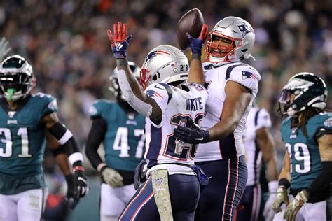 Patriots earn 19th straight winning season with victory over the Eagles ...