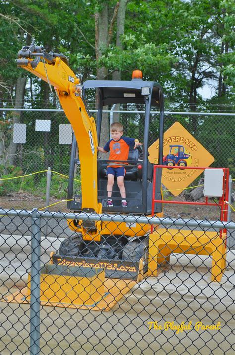 DIGGERLAND USA- PLAYFUL PARENT GUIDE