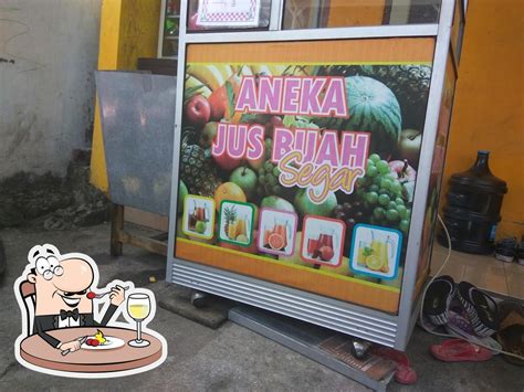 Aneka Juice Buah Segar Reina cafe, Semarang