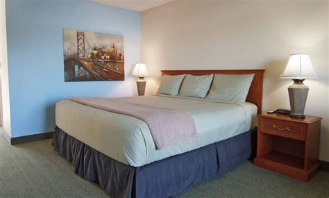 Astoria Riverwalk Inn in - Astoria, OR | Groupon Getaways