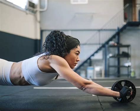 How to Use an Ab Roller to Build a Strong, Sculpted Core