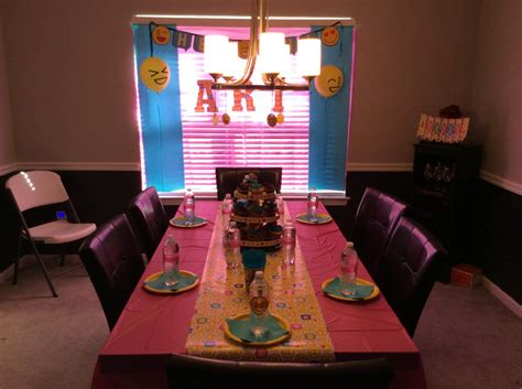 Emoji / Birthday "Ari's Emoji 11th birthday party" | Catch My Party