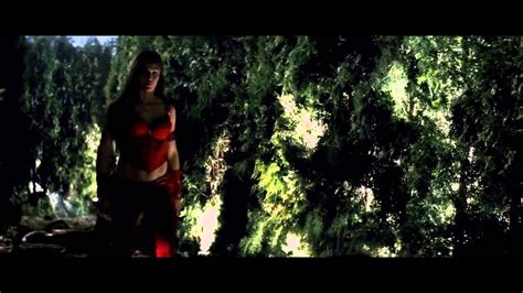 Elektra \ Jennifer Garner - snakes curling round her red knee high boots - YouTube
