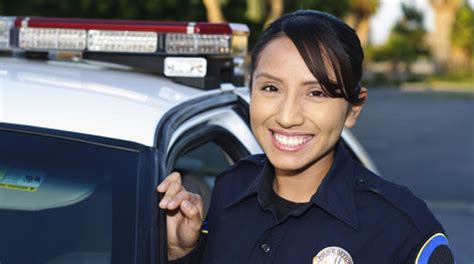 8 REASONS YOU SHOULD CONSIDER A CAREER IN LAW ENFORCEMENT - Show Me The Law