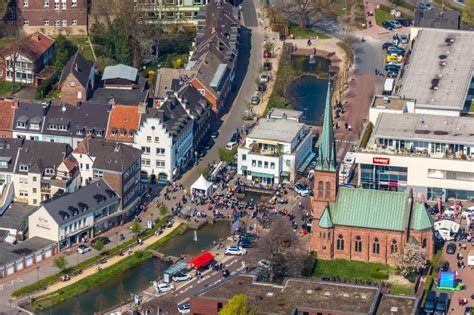 Aerial image Dorsten - Tables and benches of open-air restaurants on Ostgraben - Ostwall in ...