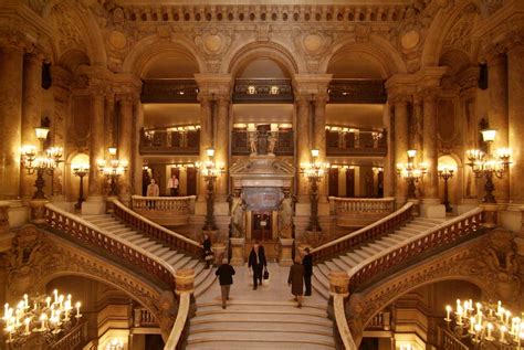 File:Grand escalier de l'opéra Garnier.jpg - Wikimedia Commons