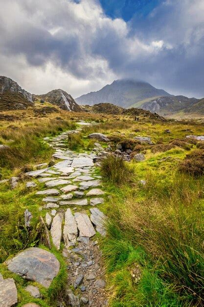 Premium Photo | Snowdonia national park