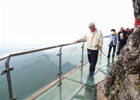 Glass Bridge Tianmen Mountain Zhangjiajie