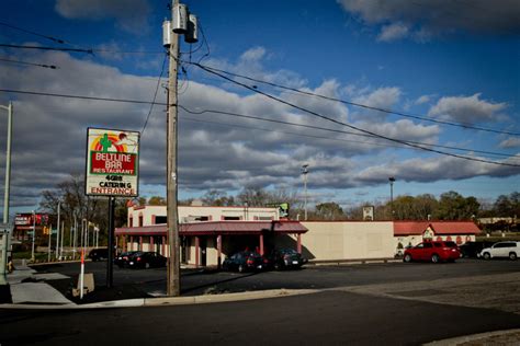 Beltline Bar | Restaurants in Grand Rapids, MI