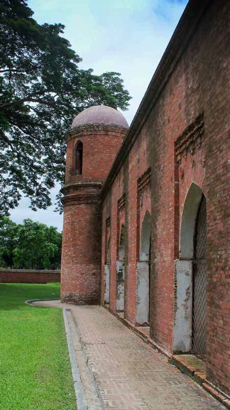 Bangladesh Unlocked: 60 DOME MOSQUE. BAGERHAT