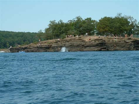 Heber Springs, AR : Dam Site diving cliffs photo, picture, image (Arkansas) at city-data.com