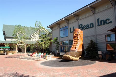 L.L. Bean at 100 Years | Snowshoe Magazine