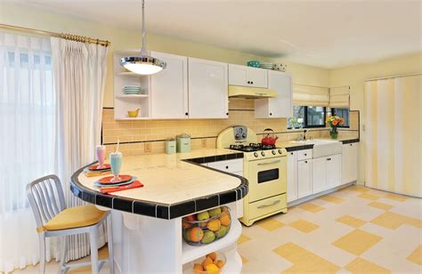 15 Retro Kitchen Appliances You’ll Love - Cottage style decorating, renovating and entertaining ...